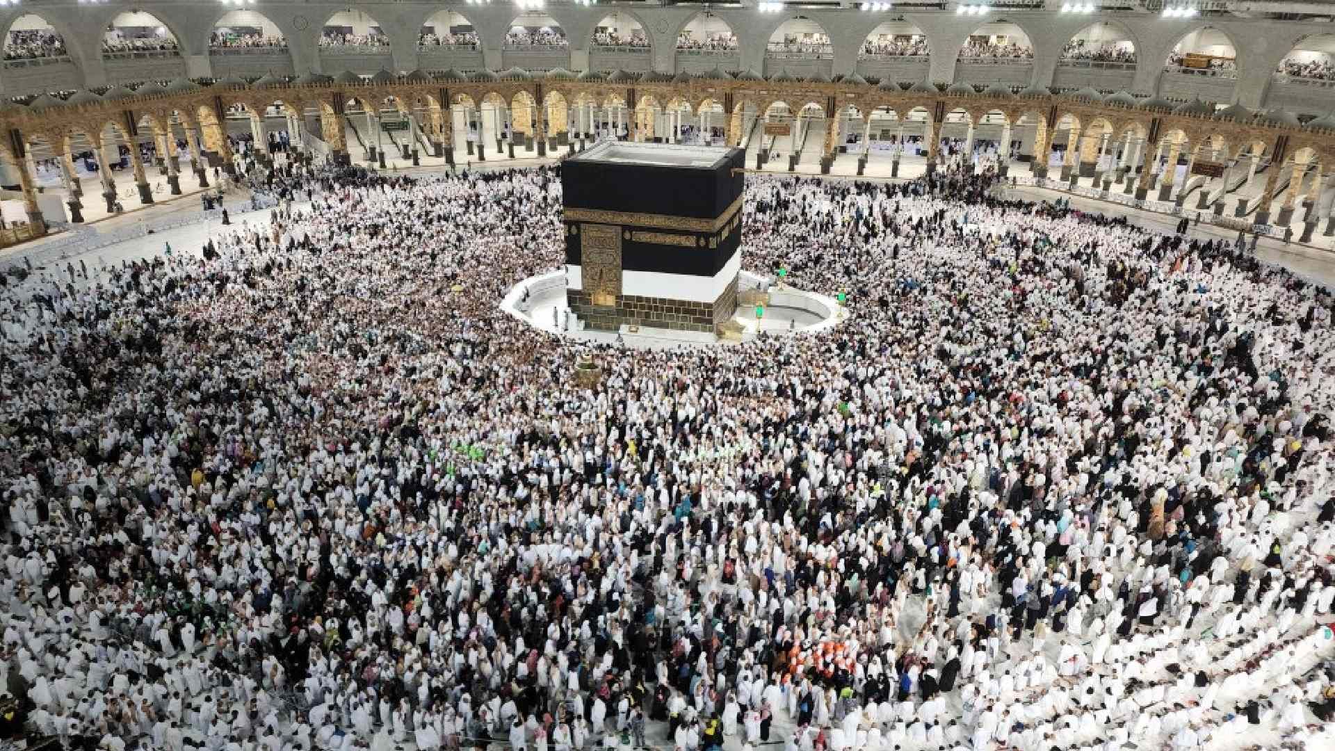 Futuros peregrinos del Hajj en La Meca. Foto: AFP